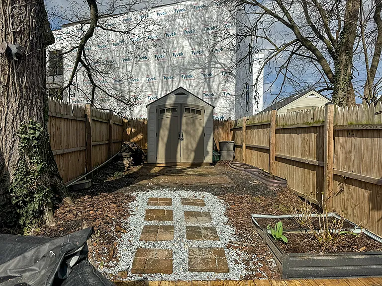 1838 Capitol Ave NE — Photo 41