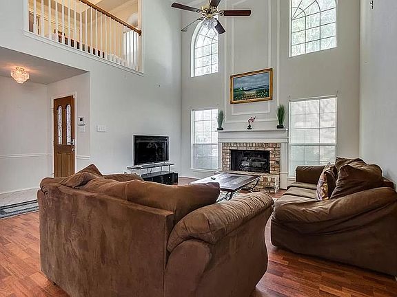 4th image of 3981 Silver Meadow Ln