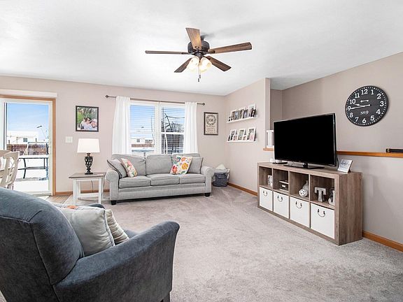 4th image of 923 Eagle Dr