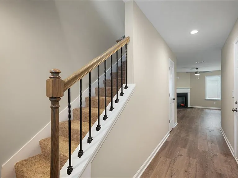 307 Legacy Ln #9 — Photo 2