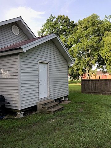 1st image of 216 W Hutchinson Ave