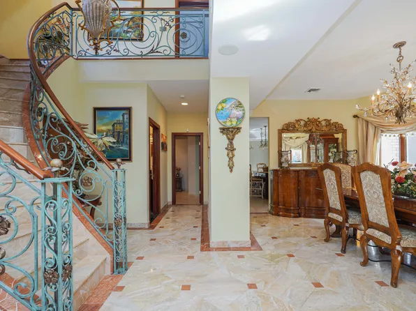 2233 East 72nd Street image 5 of 38