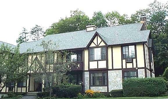 1st image of 20-6 Foxwood Dr