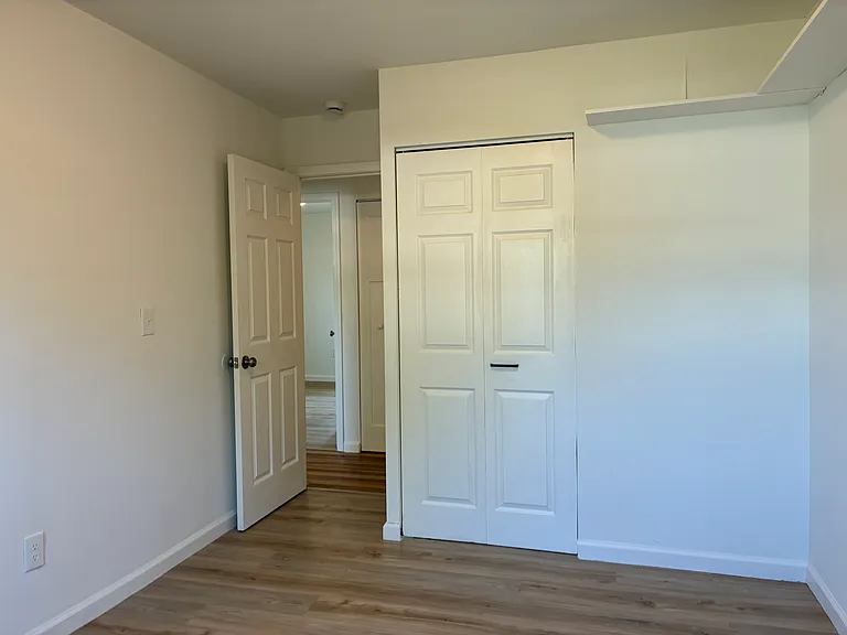 W bedroom