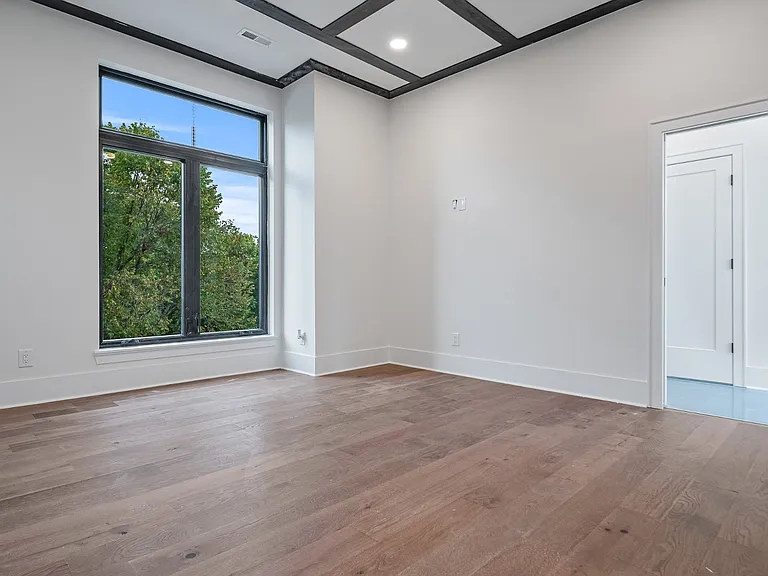 6011 Hill Cir — Photo 44