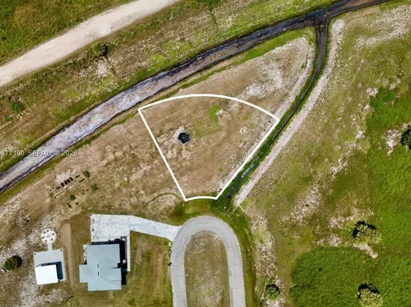 218 Lynbrook Loop, Labelle, FL 33935