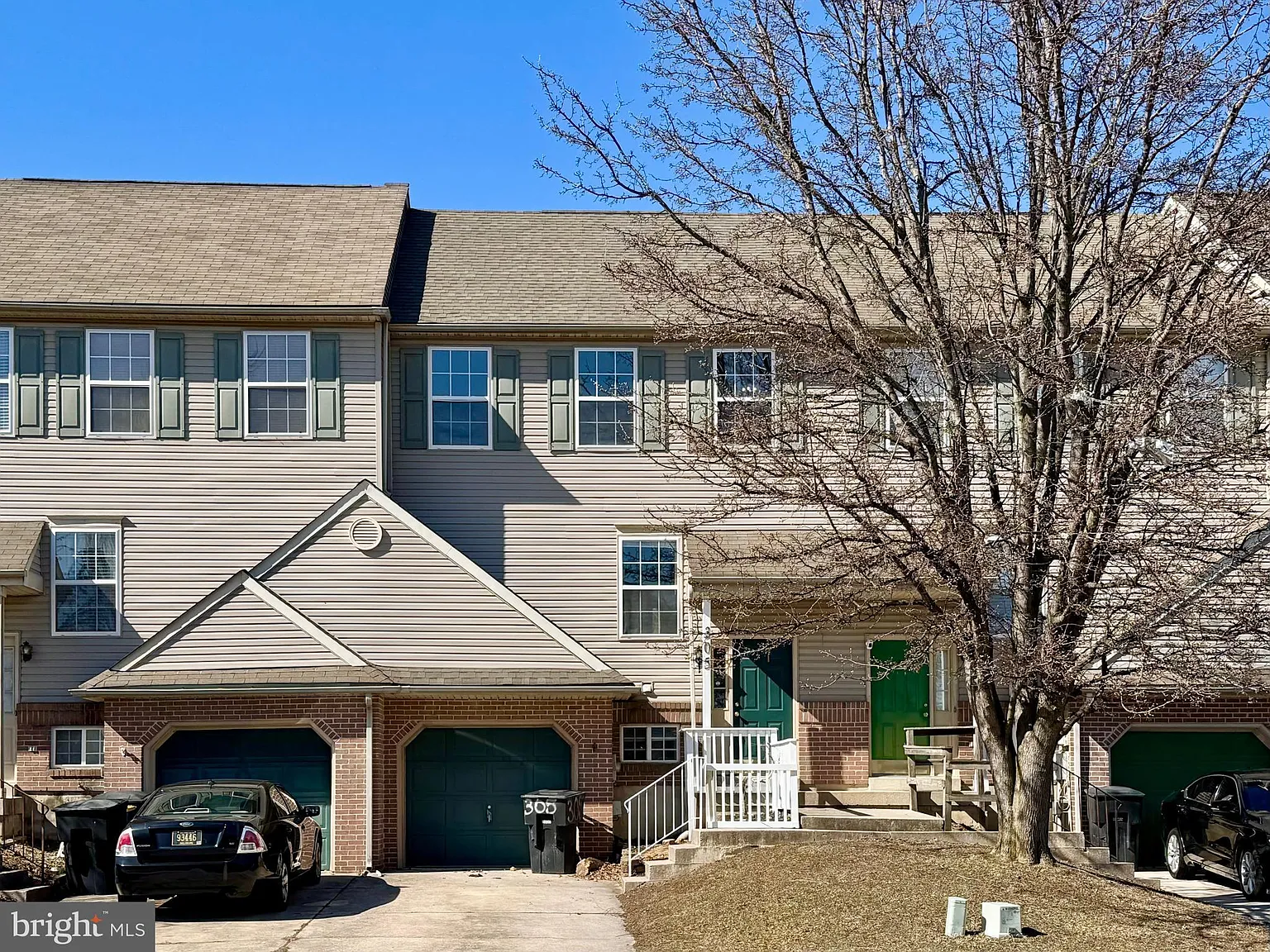 3 bed, 1.5 bath, 1760 sqft, $1,800 — Photo 2