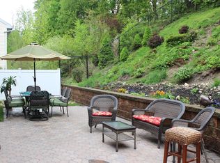 66 Valley View Rd, Cortlandt Manor, NY 10567