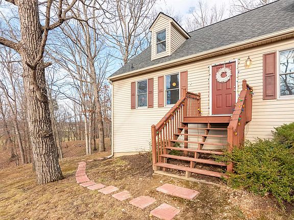 3rd image of 130 Edgewood Dr