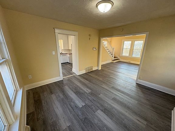 4th image of 2142 Auburn Ave