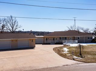 305 2nd Ave, Weyauwega, WI 54983