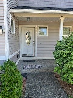2nd image of 3924 153rd Pl SE
