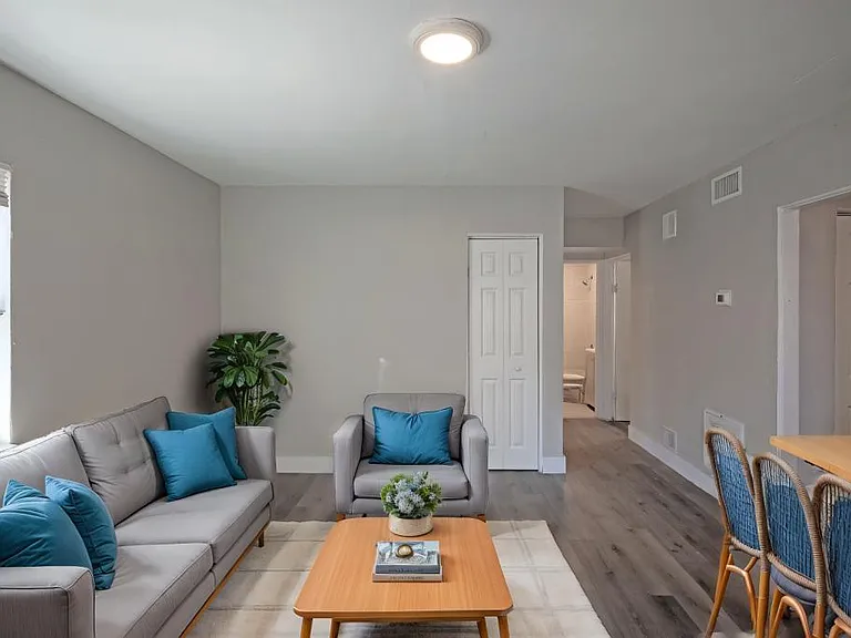 1652 N Myrtle Ave — Photo 17