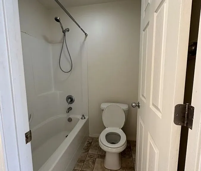 1112 Longbow Ln #G — Photo 14