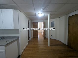 352 Riverway St #1A, Boston, MA 02115