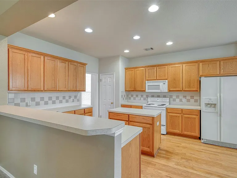 2310 Kristen Ln — Photo 10