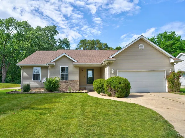 8210 Miller Rd, Swartz Creek, MI 48473
