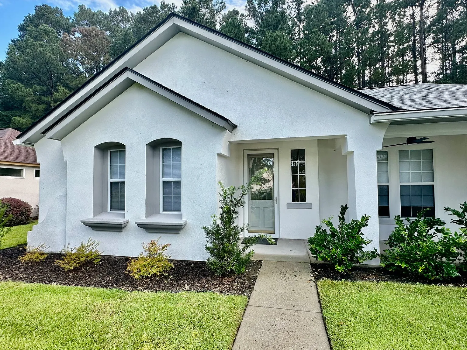 3 bed, 2.0 bath, 2651 sqft, $3,195 — Photo 4