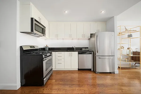 Rented by Compass | media 49