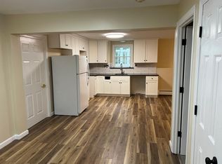 29 Institute Ln APT B1, North Scituate, RI 02857