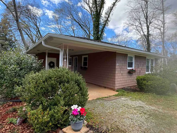 128 Applewood Ln, Spartanburg, SC 29307