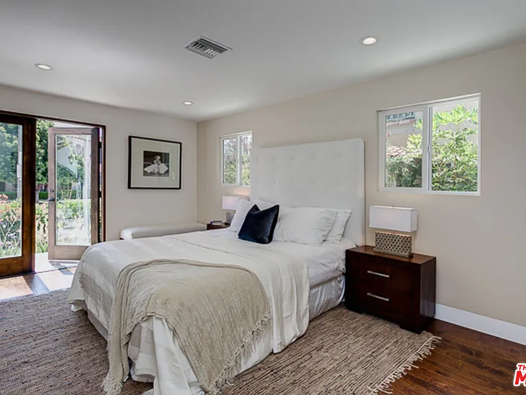831 S Curson Ave — Photo 9