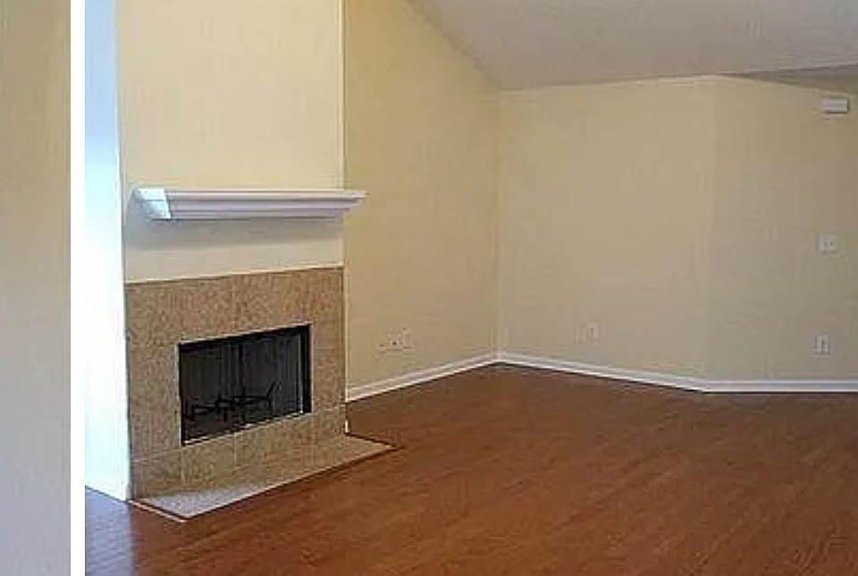 1st image of 585 McDonald Dr