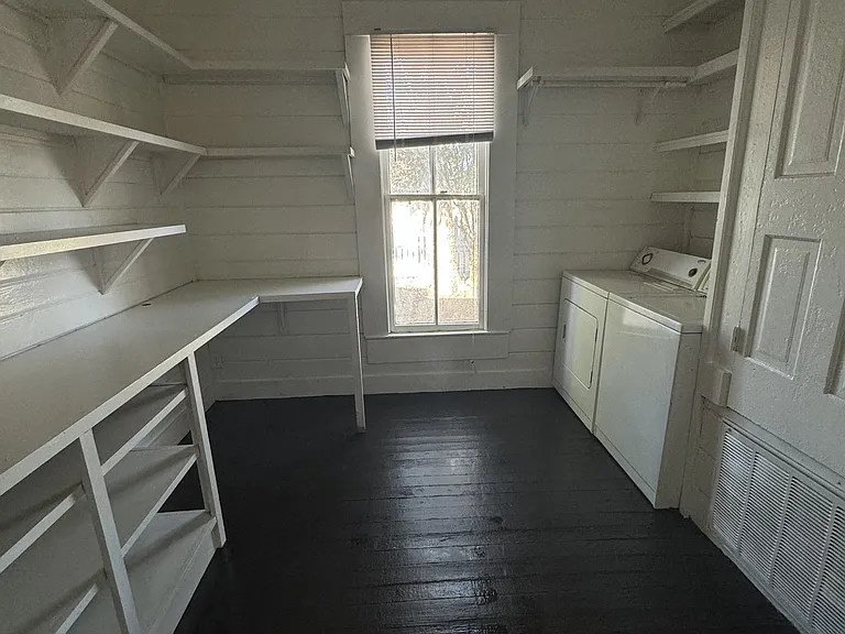302 S Burleson — Photo 21