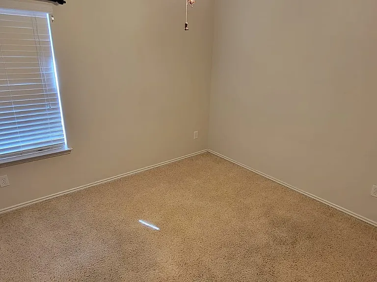 704 International Dr — Photo 10
