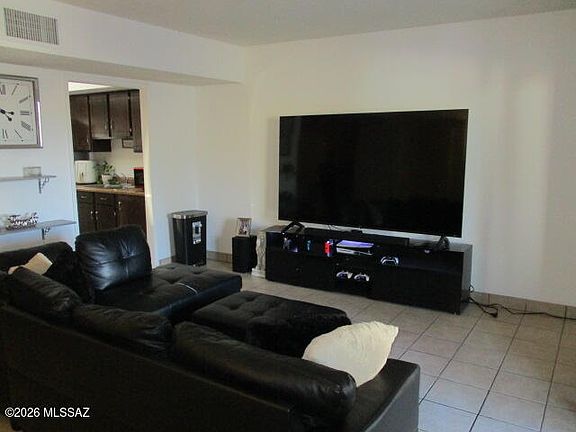 5th image of 877 E Calle Esplendor