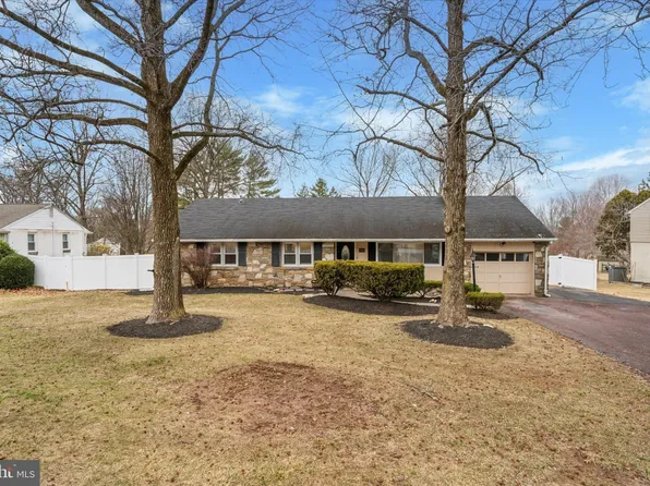 1304 Lansdale Ave, Lansdale, PA 19446