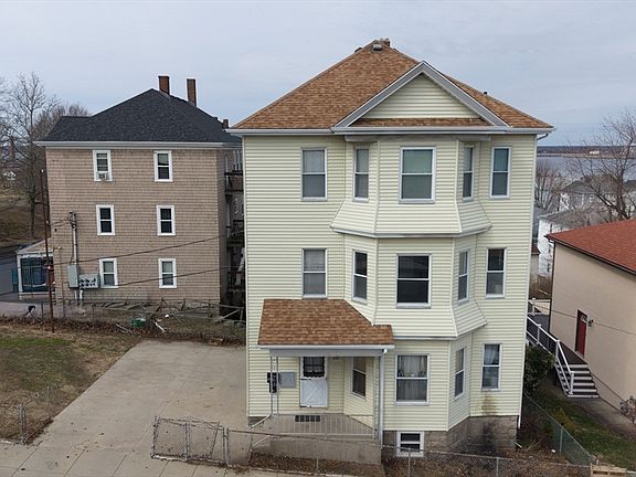 2nd image of 221 Beach St