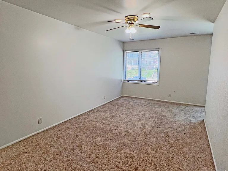 4903 California St #4 — Photo 10