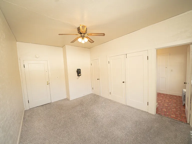 914 23rd St #8 — Photo 3