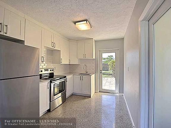 4th image of 4671 NE 2nd Ave
