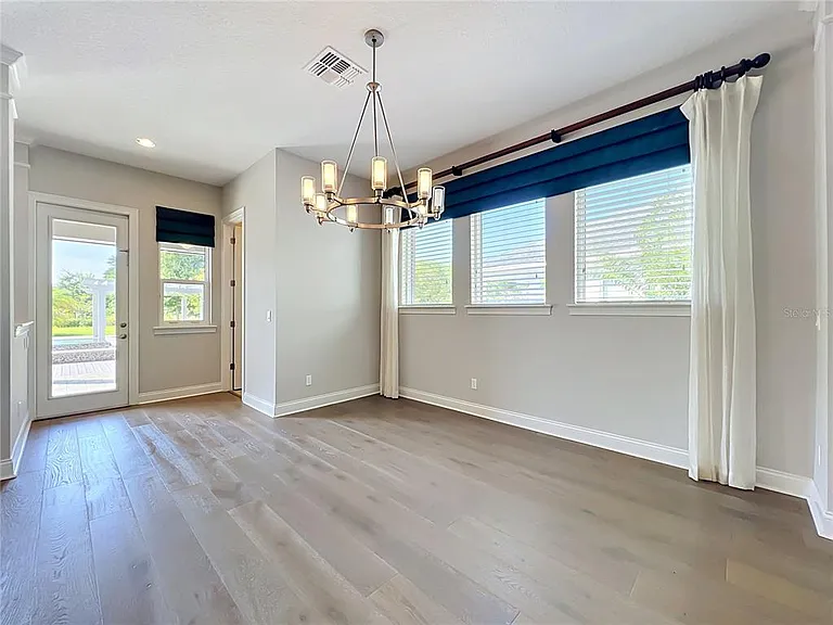 9646 Reymont St — Photo 23