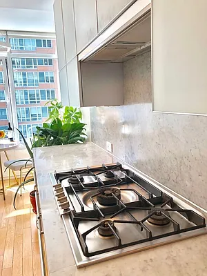 Rented by Realmart Realty LLC | media 28