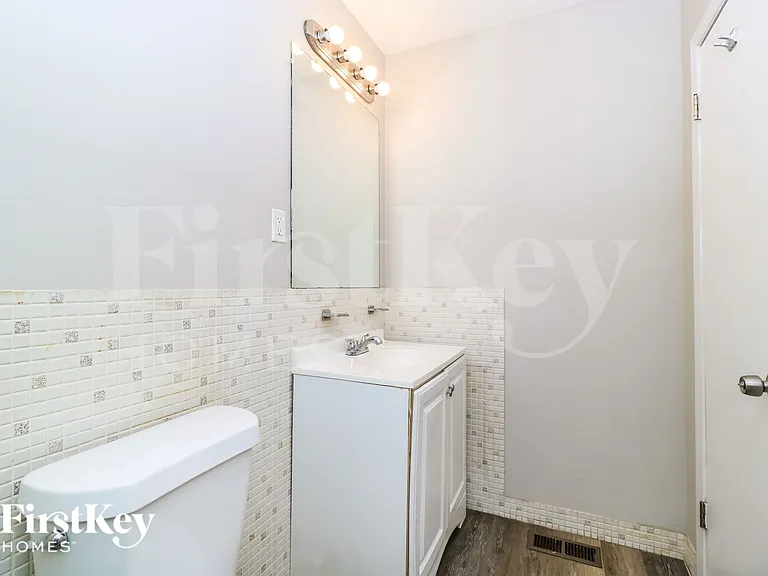 12040 Maidstone Ct — Photo 11