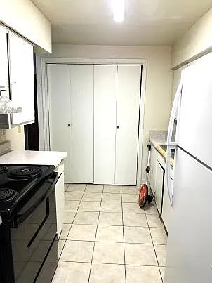 941 W Monterey Ct #D — Photo 2