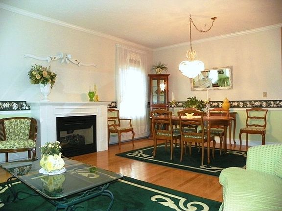 3rd image of 106 Farragut Way Unit 154