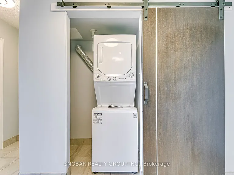 1110 Walden Cir #1001 — Photo 14