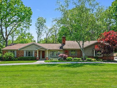 2080 Teggerdine Rd, White Lake, MI, 48386