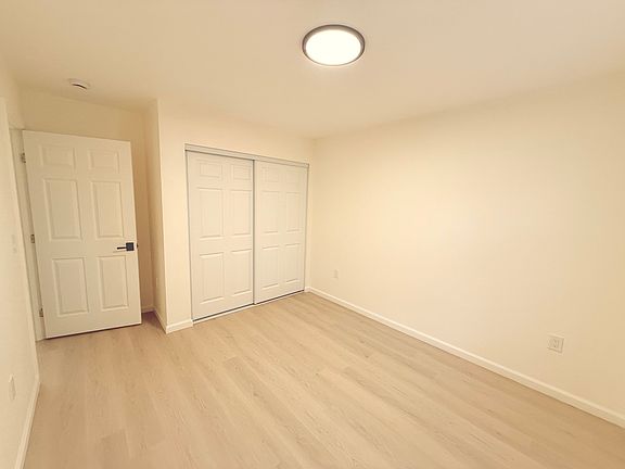 5th image of 1561 Royal Way