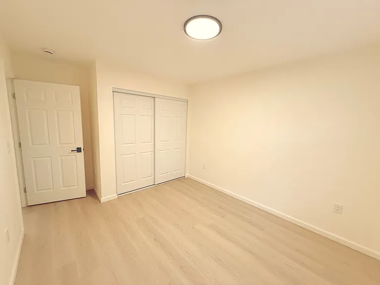 1561 Royal Way — Photo 8