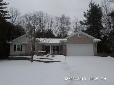 9210 N Pointe Woods Dr, Charlevoix, MI, 49720