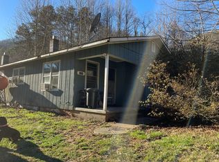 1451 Dicks Creek Rd, Whittier, NC 28789