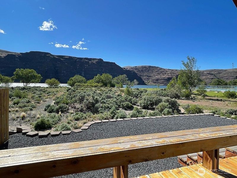 4th image of 928 River Drive SW