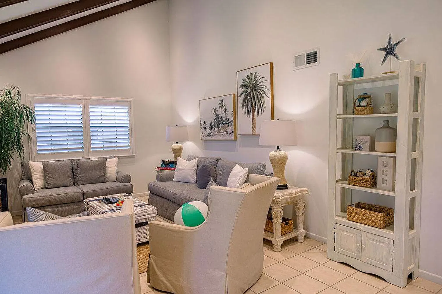 3 bed, 2.0 bath, 1302 sqft, $5,082 — Photo 4