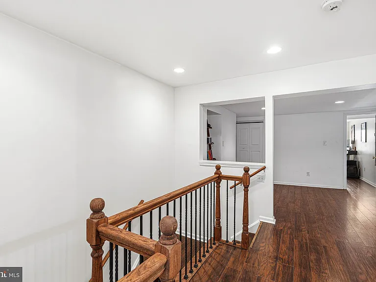 208 W Wildey St — Photo 22