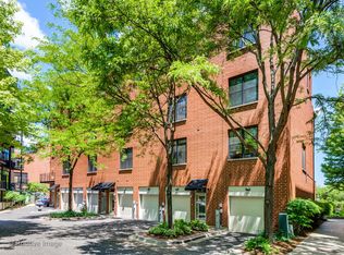 2915 N Claremont Ave, Chicago, IL